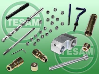 S0001333 - Adjustment tool along with the pilots control the injector mounting bolts clipped - Kia Ceed 1,6 CRDi